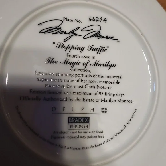 Marilyn Monroe Plates Rising Star and Stopping Traffic-Orig Box Cert of Auth - Picture 4 of 7